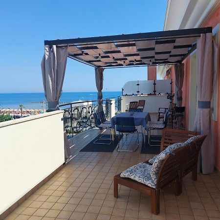 Penthouse On The Adriatic Sea Lejlighed Martinsicuro Eksteriør billede
