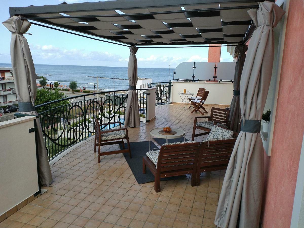 Penthouse On The Adriatic Sea Lejlighed Martinsicuro Eksteriør billede